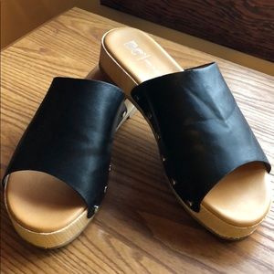 Black Wide strap Sandals Size 6.5